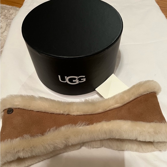 NWT UGG Ear Warmer - Picture 5 of 13